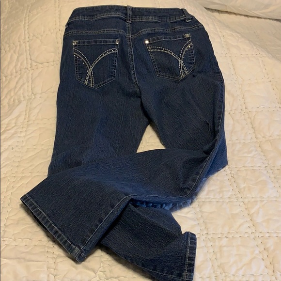 Chico’s short bootcut jeans. Size 0 - Picture 7 of 7